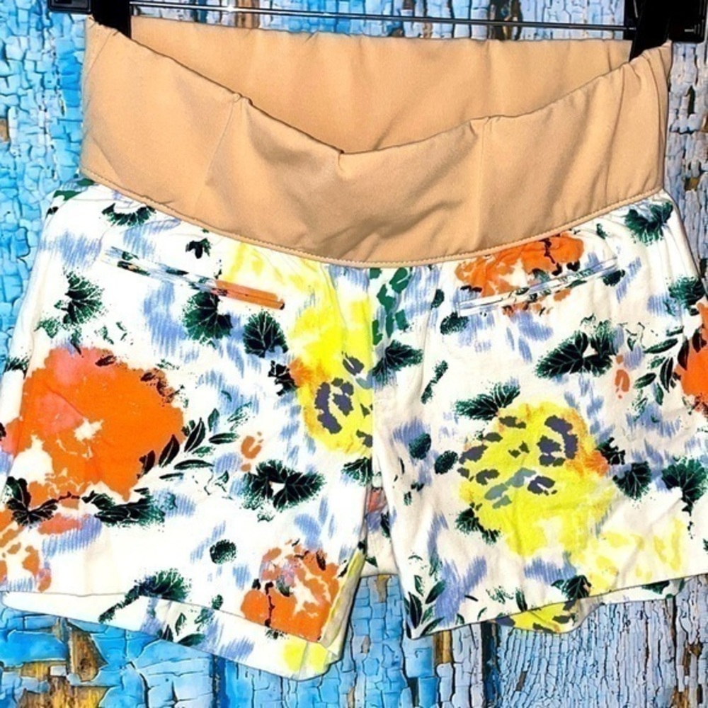 Gap Maternity Floral Knit Casual Pocketed Shorts